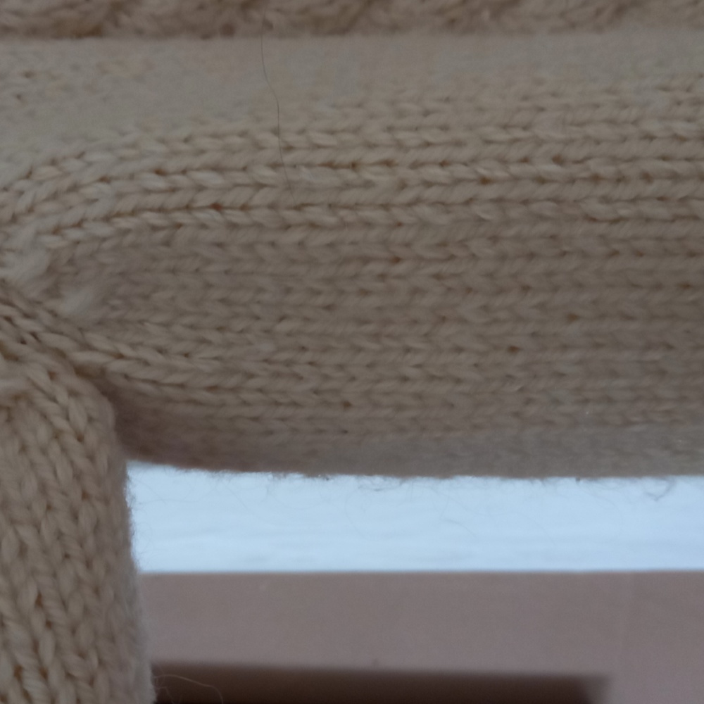 Vintage handmade cable knit Cardigan Sweater - Picture 4 of 8